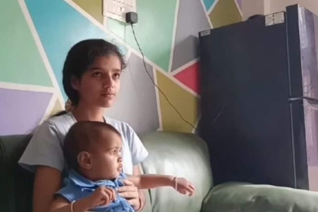 UP: Teen Who Used Alexa to Foil Monkey Attack Wants to be Engineer, Thanks Anand Mahindra for Job Promise