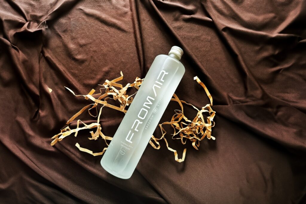 Bengaluru Startup Bottles Drinking Water From Air, CEO Unveils Tech Details & Future Goals