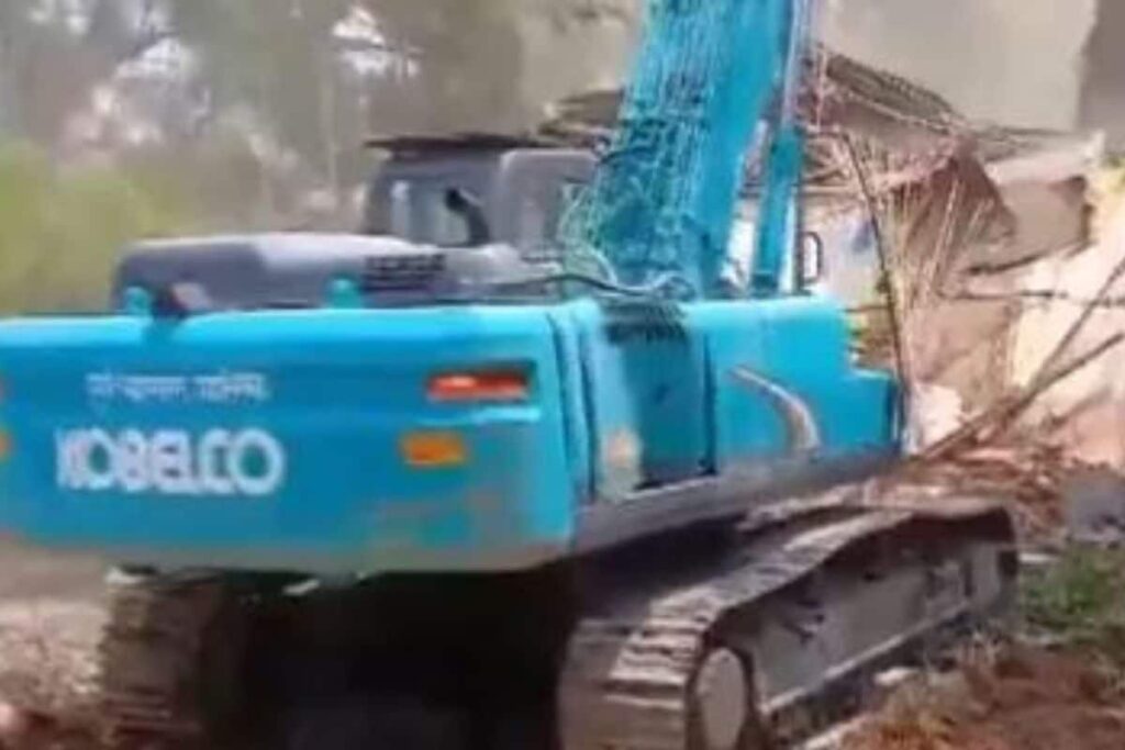 Pune Porsche Crash: Municipal Corporation Demolishes Illegal Pubs & Restaurants; Owners Blame Fake ID Cards