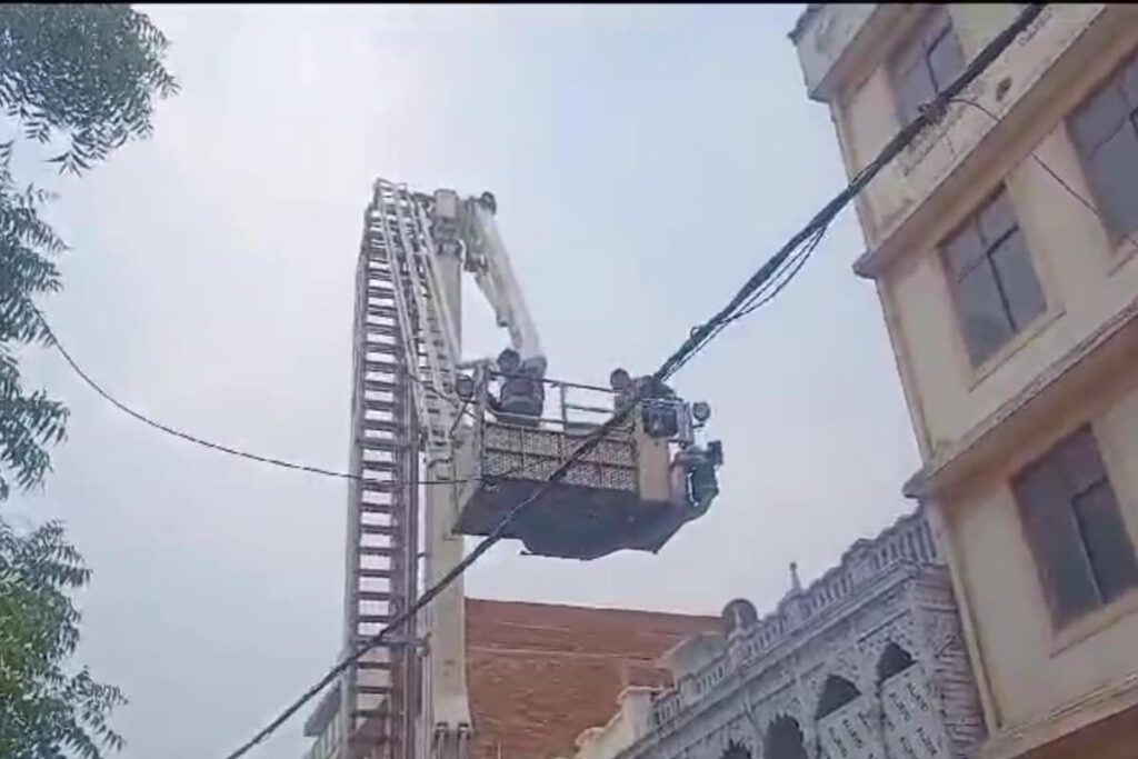 'Good Deed': Lucknow Firefighters Carry Out 2-Hour Operation to Rescue A Crow