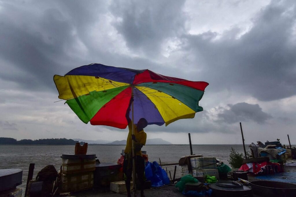 Severe Cyclone Forming in Bay of Bengal to Make Landfall on Sunday Night, Red Alert in WB
