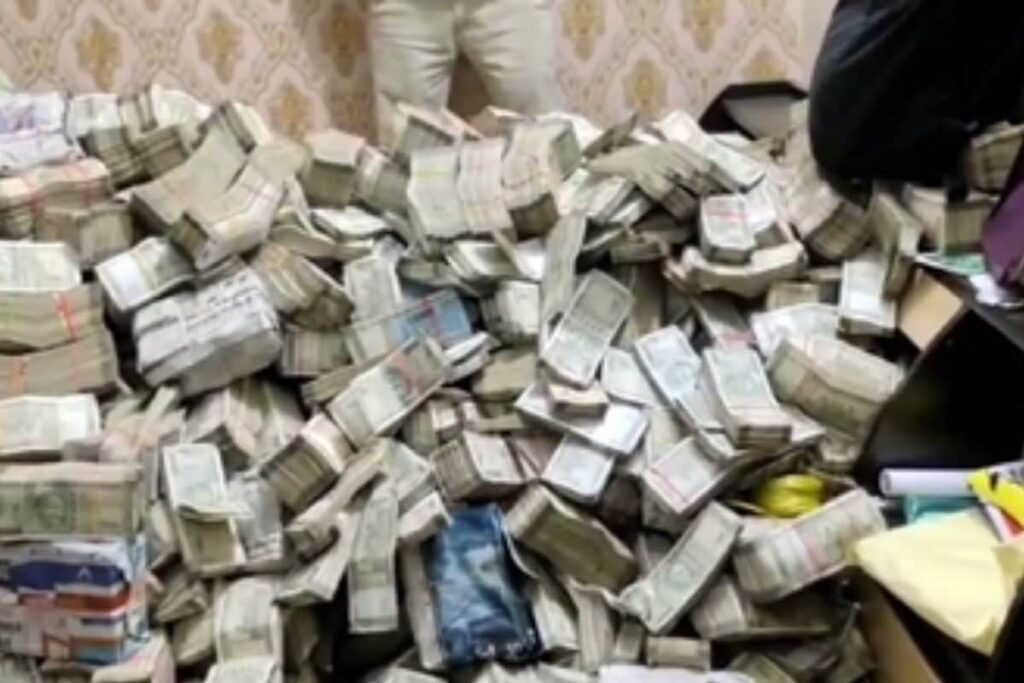 Watch: ED Raid Uncovers Massive Cash Stash, Rs 20 Crore Recovered From Jharkhand Minister's Secretary