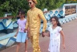 On Visakhapatnam's Beach Road, Why This Man Is A Sensation Among Tourists