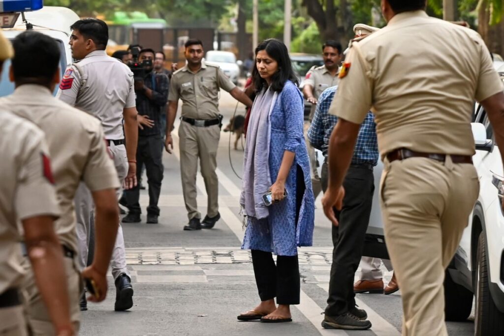 Police Seized CCTV DVR from Kejriwal Home, Planting Stories to Tarnish Party's Image: AAP