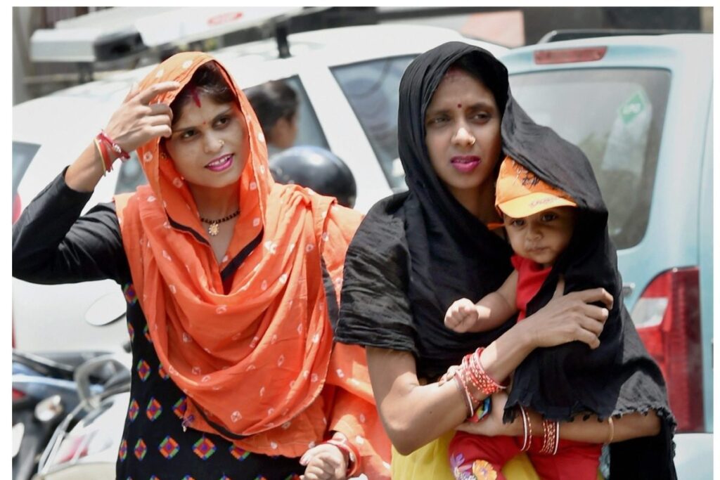 Delhi To Wintess Heatwave During The Day, Max Temp Can Hit Upto 44°C