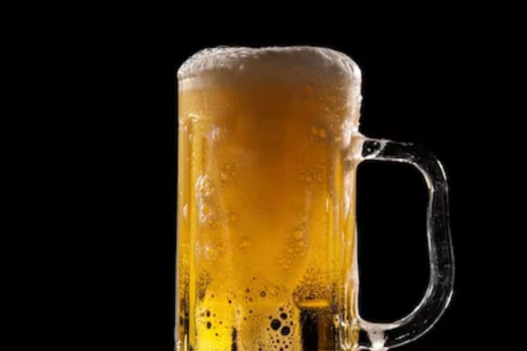 Tipplers in Telangana Struggle with 'Beer Necessities' in Peak Summer as Extended Poll Season, Govt Change Hit Supply