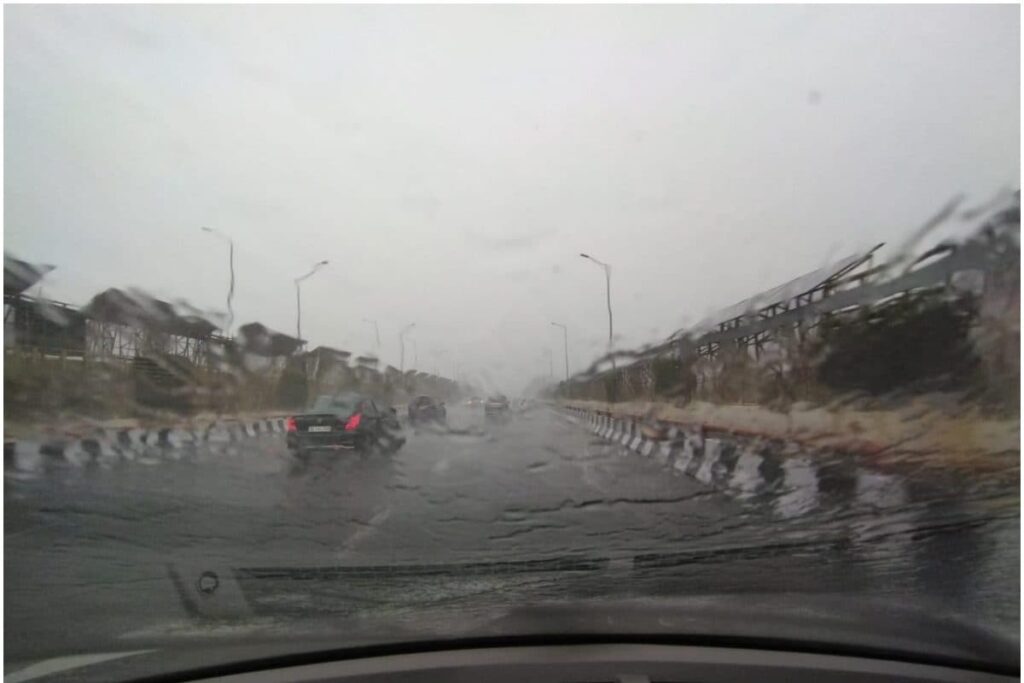 Western Disturbance Brings Light Rain to Delhi, Maximum Temperature Drops to 39 Degrees Celsius