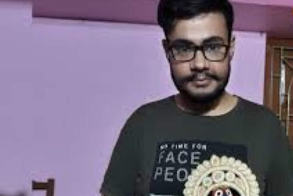 Young Artist From West Bengal Creates Lord Jagannath Idol Using Potatoes