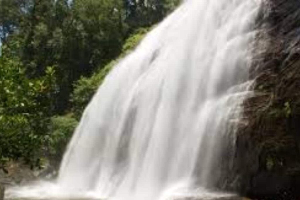 Why Karnataka’s Chelavara Falls Is A Must Visit This Monsoon