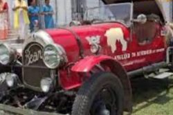 Australian Couple, Travelling The World In A 1924 Car, In Bengal's Murshidabad