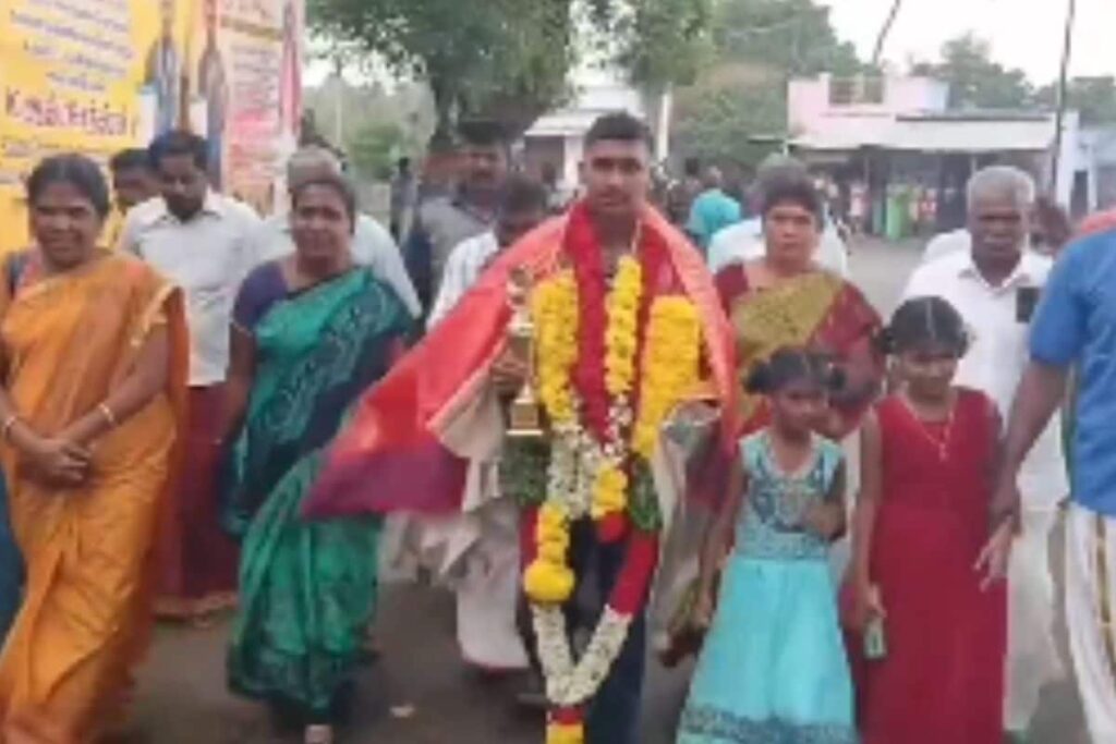 Tamil Nadu Boy Wins Gold In National Level Athletic Championship Held In J&K