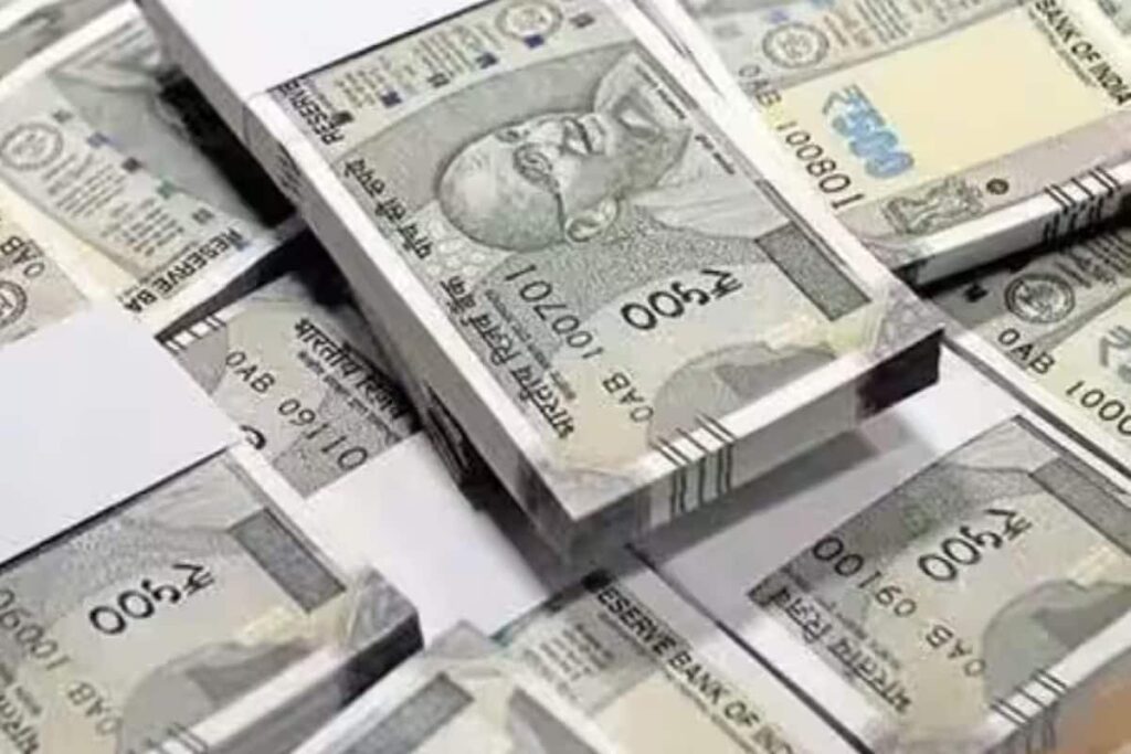 This Bengal Man Earns Livelihood By Cultivating Snake Gourd