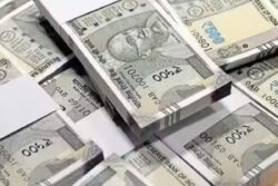 This Bengal Man Earns Livelihood By Cultivating Snake Gourd