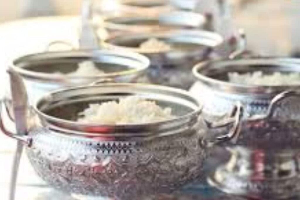 This Andhra Flower Seller Used To Give Food To Devotees Who Visited Dharamraja Temple