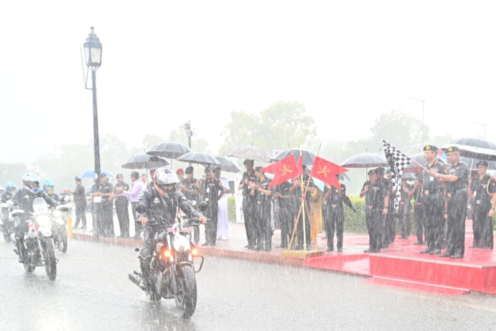 Rajat Jayanti of Kargil War: Indian Army Motorcyclists from Across India Begin Journey to Gun Hill in Dras