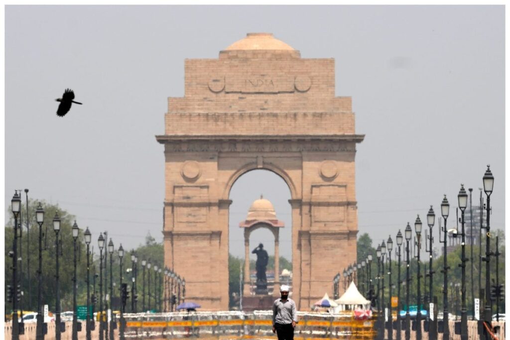 Delhi Records 42.8 Max Temp, Exceeds Normal By 2 Degrees