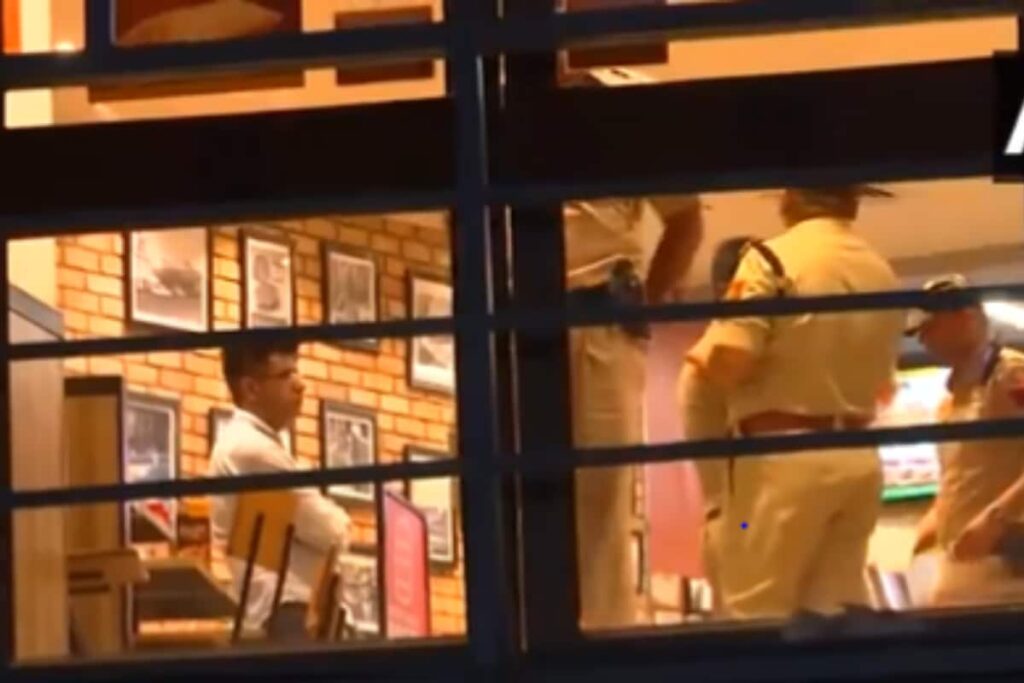 One Shot Dead in Firing At Delhi's Burger King Outlet, Accused Absconding