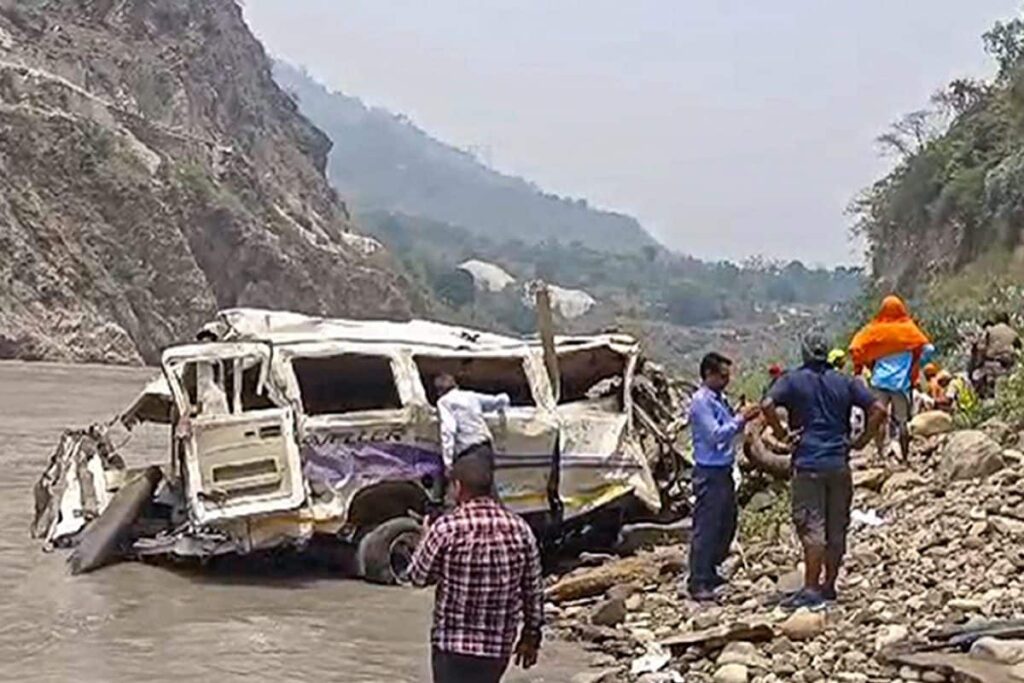 News18 Evening Digest: 12 Killed, 14 Injured As Tempo Traveller Plunges Into Gorge In Uttarakhand And Other Top Stories