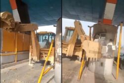 UP: Asked to Pay Fee, JCB Bulldozer Operator Smashes Through Booths at Toll Plaza in Hapur | WATCH