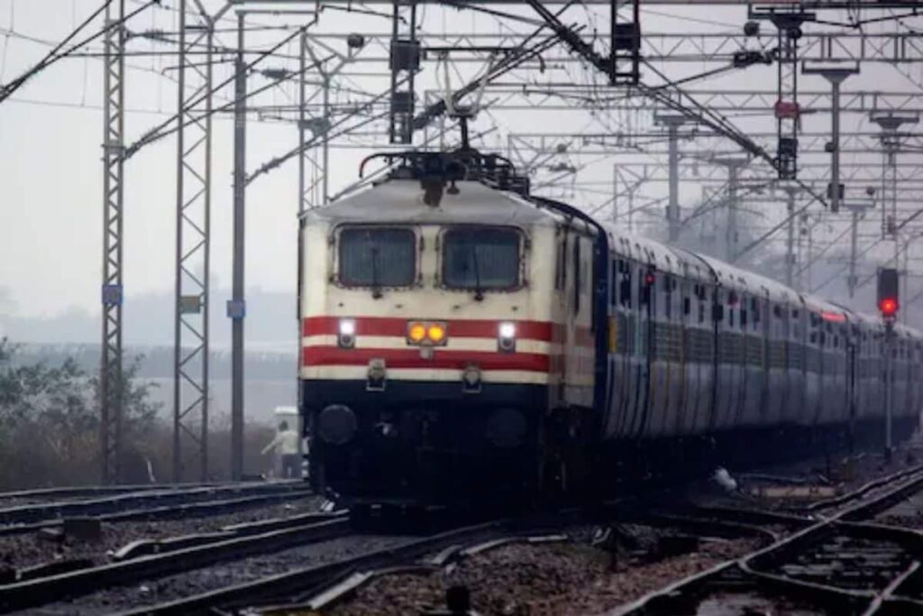 Cable Cut Hits Western Railway's Mumbai Suburban Services; Issue Resolved After 11 Hours
