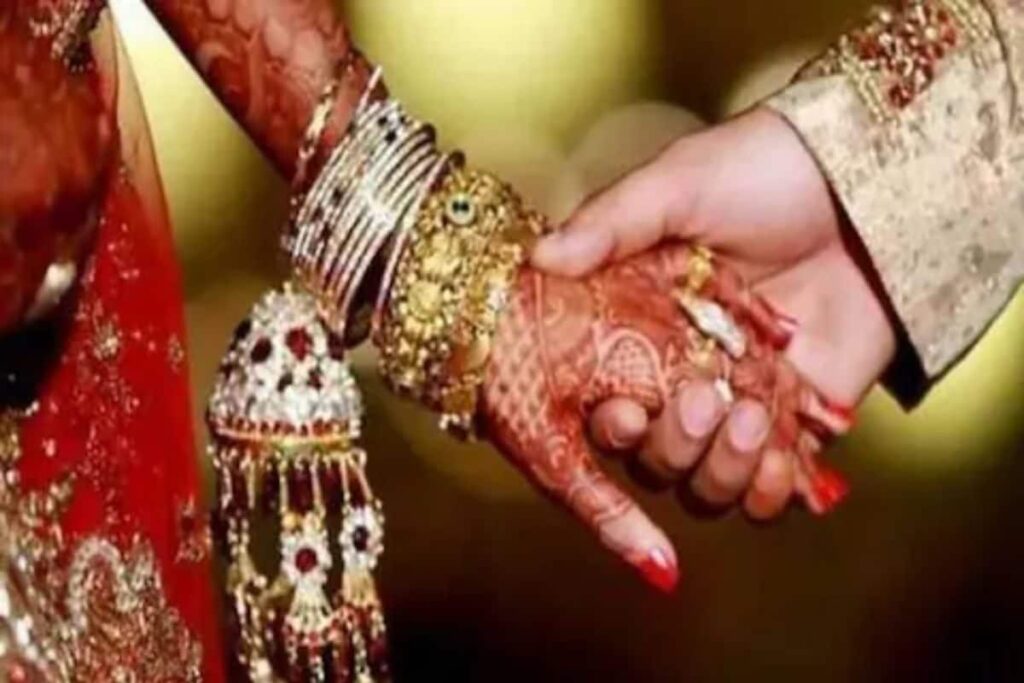 UP Man Cremates 'Wife' in Gorakhpur, Finds Her Alive 600 Km Away