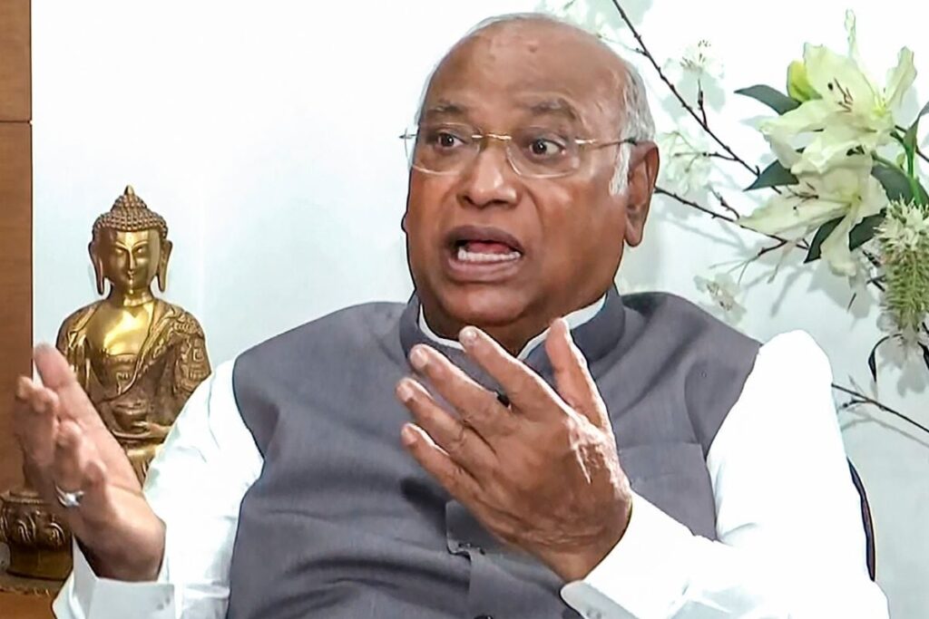 Congress Chief Mallikarjun Kharge to Attend Narendra Modi's Swearing-In Today