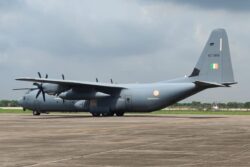 CM, Cong Slam Centre's Denial of Permission to Kerala Minister to Visit Kuwait; Guv, Gopi Back it