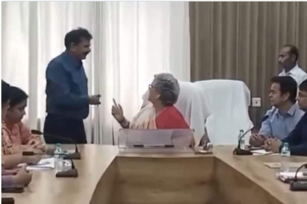 Kanpur Mayor Loses Cool, Throws File at Govt Officer for 'Misleading' Her Over Nullah Cleaning | WATCH