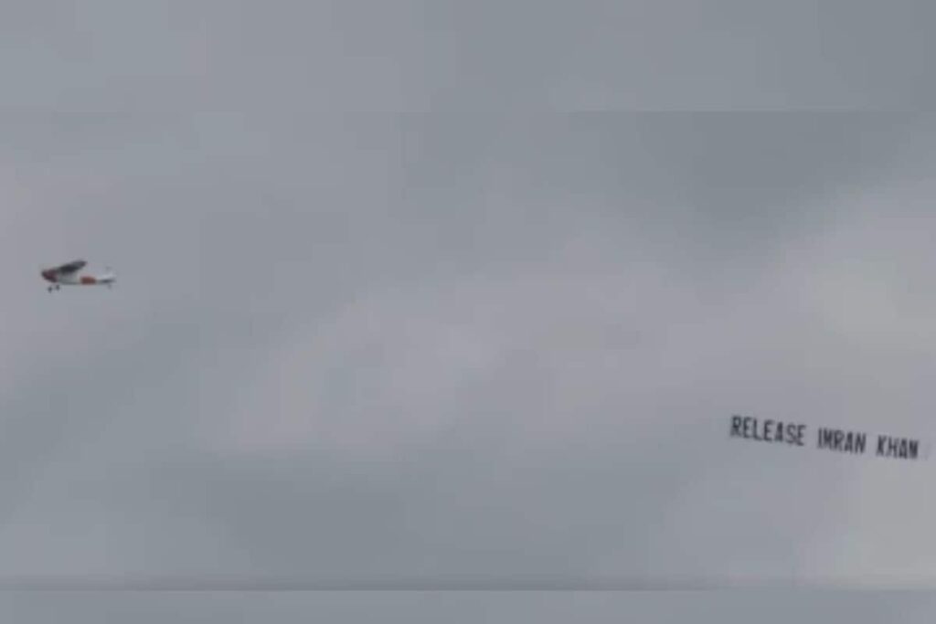 Plane With 'Release Imran Khan' Banner Spotted Over New York Stadium During India vs Pakistan T20 Match | Video