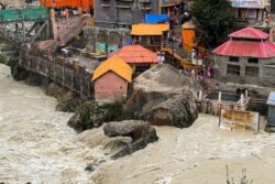 Badrinath Pilgrims, Be Careful! Rising Alaknanda River Poses Threat to Travellers