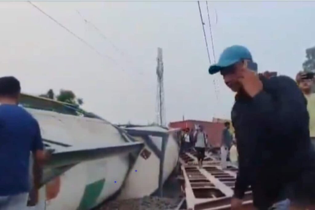 12 Wagons of Freight Train Derailed in UP's Amroha, Oppn Attacks Centre
