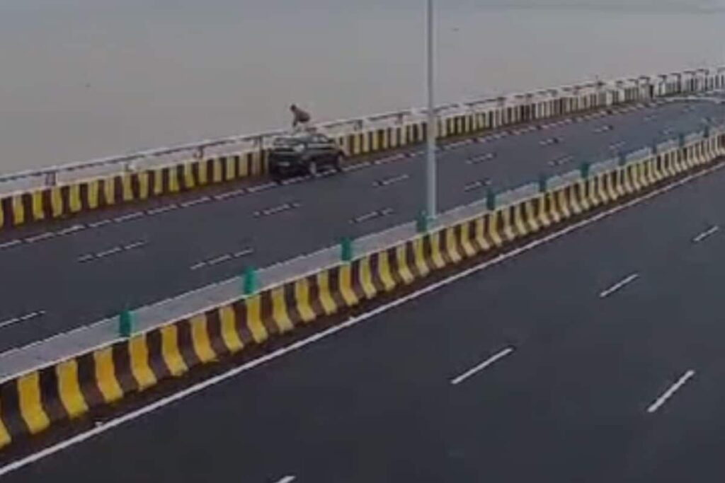 Mumbai: 38-year-old Engineer Attempts Suicide By Jumping Off Atal Setu, Search On