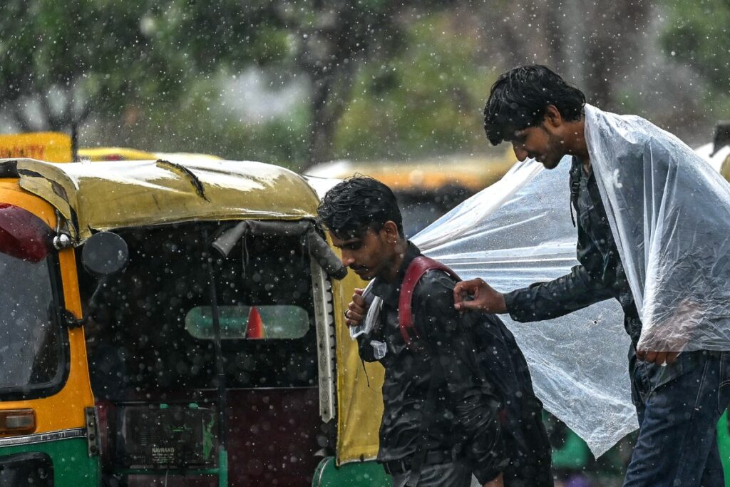 Heavy Rains Expected in Delhi Today; IMD Issues Orange Alert for These States