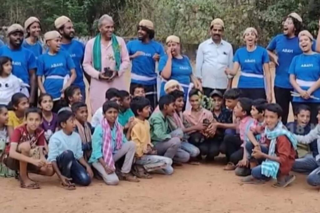 In Karnataka’s Shivamogga, This Open School Educates Students On Art, Films And Beyond