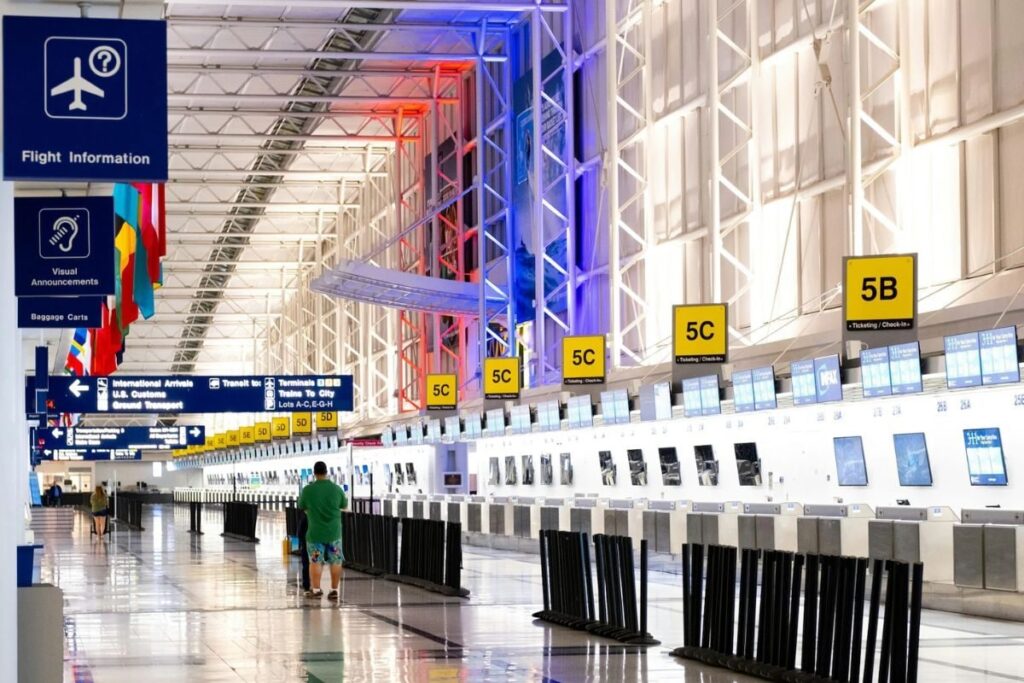 Hyderabad Airport: A Look At Its Location, Services And Cab Facilities