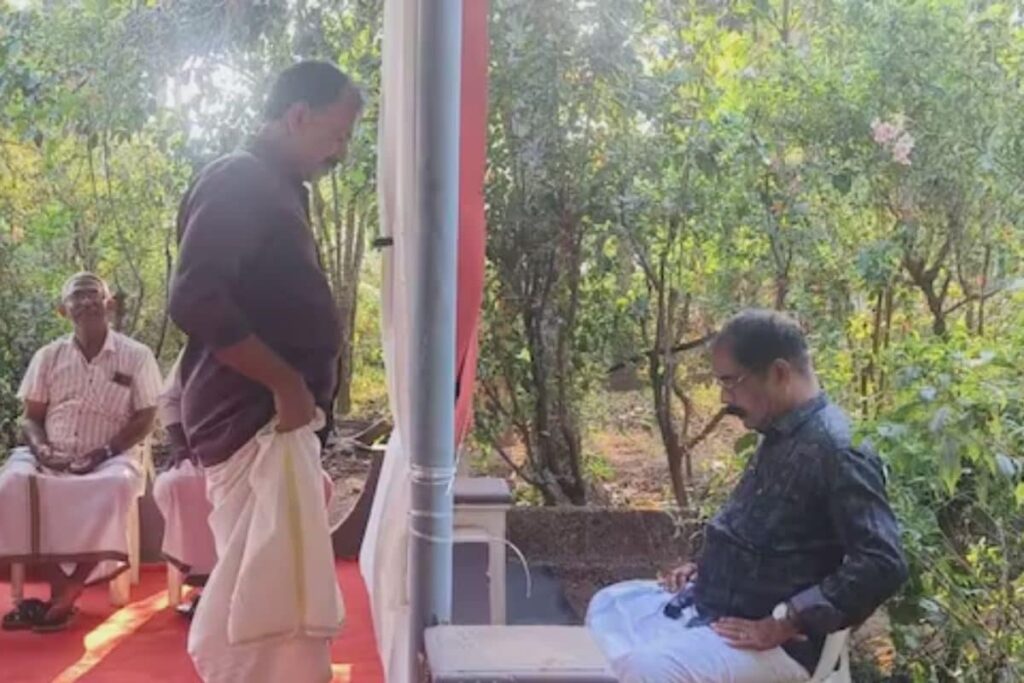 This Kerala Auto Driver Identifies People By Just Looking At Their Feet