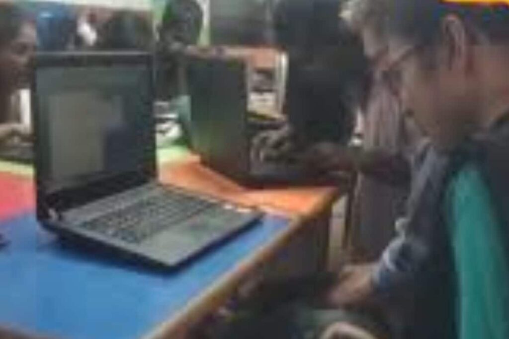 Visually Impaired Coimbatore Man Provides Free Computer Training To Other Blind People