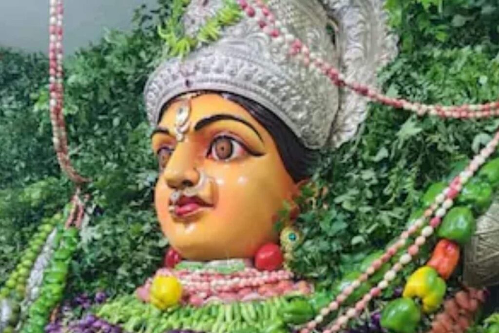 In Andhra Pradesh, This Temple Houses Navagrahas And Shivalingam Together