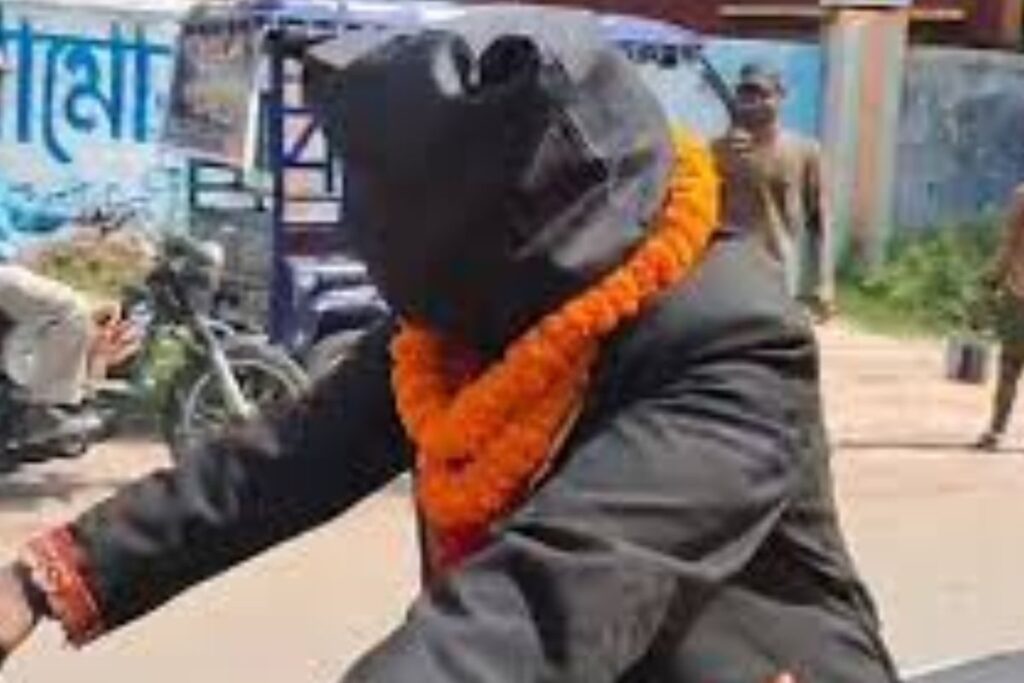 In Bengal's Asansol, This Magician Merges Entertainment, Philanthropy And Social Awareness