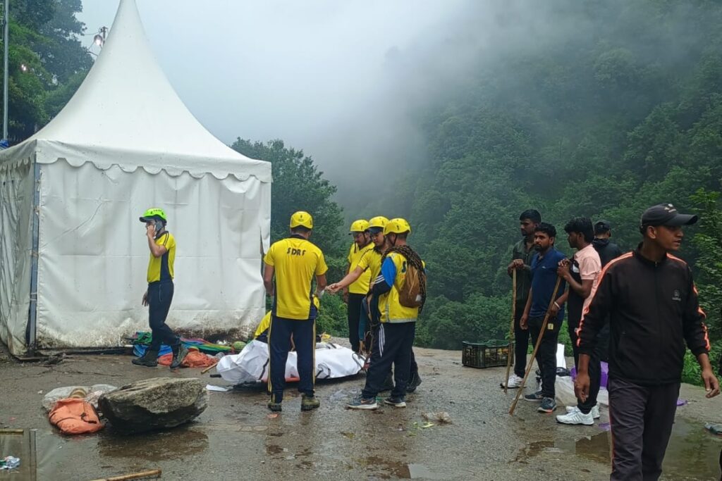 Kedarnath Landslide: 3 Dead, Several Injured After Massive Landslide Hits Pilgrim Near Gaurikund