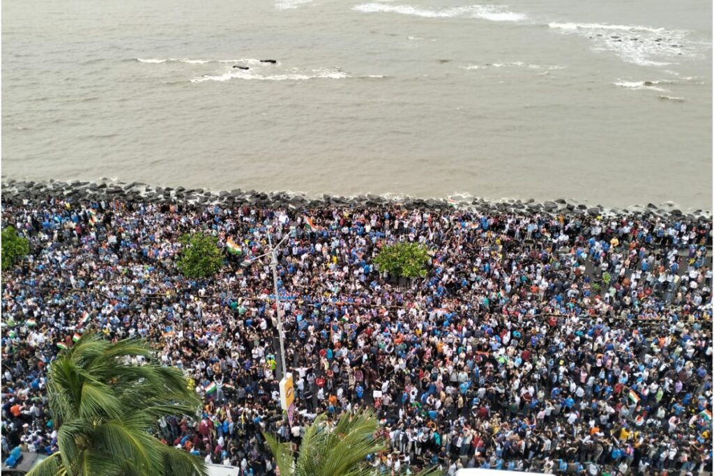 Marine Drive Jampacked: Cops Issue Traffic Advisory As Thousands Gather For Team India's Victory Parade