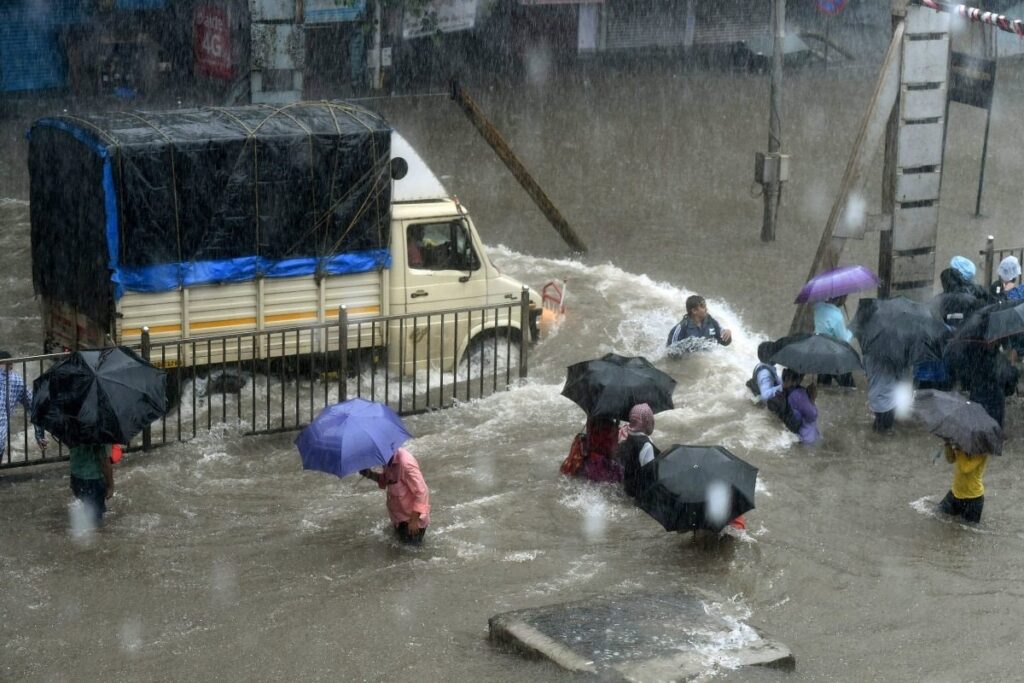 Mumbai: Heavy Rains Lash Parts Of City, Andheri Subway Shut; BMC Issues Advisory Amid Orange Alert