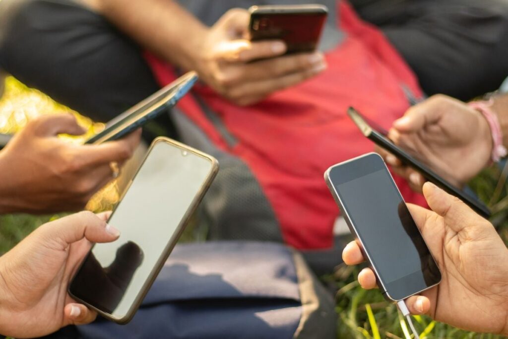 PLI Scheme Fuels India's Mobile Phone Production & Export, Industry Calls for Rs 45,000 Cr Boost