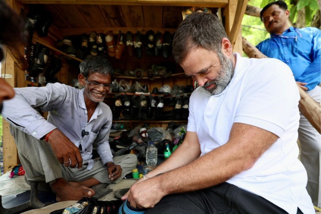 'Like God Descended On My Kiosk': UP Cobbler Who Taught Rahul Gandhi to Mend Shoes Shares Memorable Experience