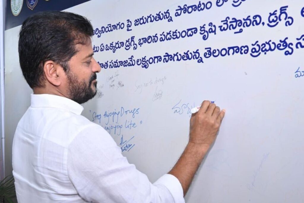 Reduce Focus on Netas and Prioritise Tackling Crime, Telangana CM Tells Cops Amid Spate in Cases