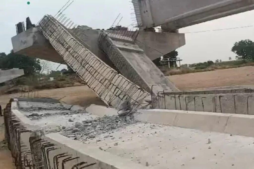 15 Operational, 11 Under-construction Bridges Collapsed on National Highways in India in Last 3 Years, Killing 6 People, Says Govt