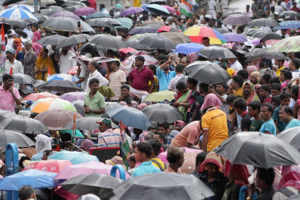 Lakhs of People Gather in Kolkata Ahead of TMC's Mega Rally