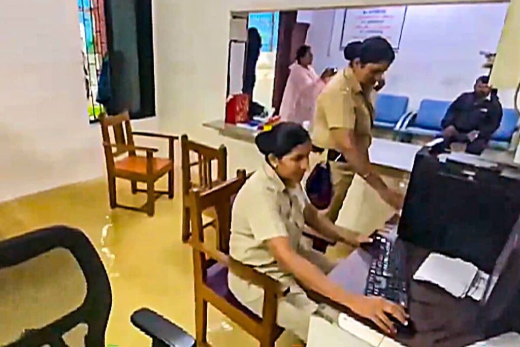 Mumbai’s Monsoon, Monday Blues: IMD Predicts Heavy Rain In City; Red Alert For Maharashtra Till July 24