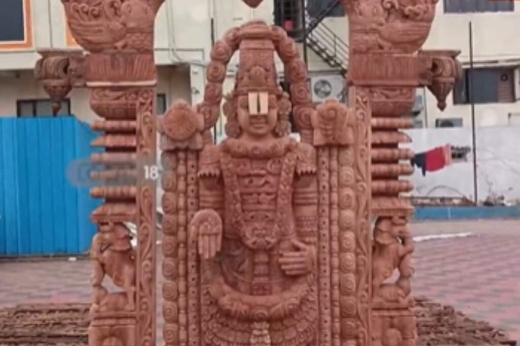 In Visakhapatnam, This Lord Venkateswara Wooden Statue Is Priced At Rs 3 Lakh