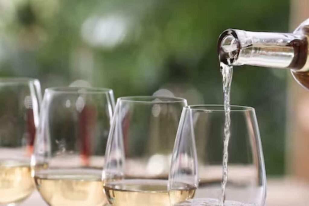 Rs 1 Lakh Penalty for Overcharging on Liquor, License Will Also be Cancelled: Himachal Govt